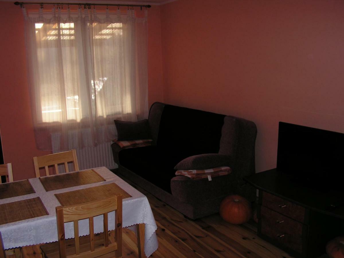 Winnica Na Lesnej Polanie Zabor Exterior foto